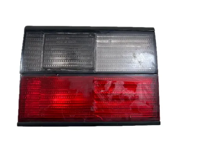 Lanterna Direita Tampa cor Fume Santana 1991 a 1998 Original Arteb 0460136