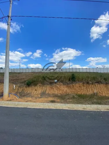 Terreno em Condomínio em Alumínio