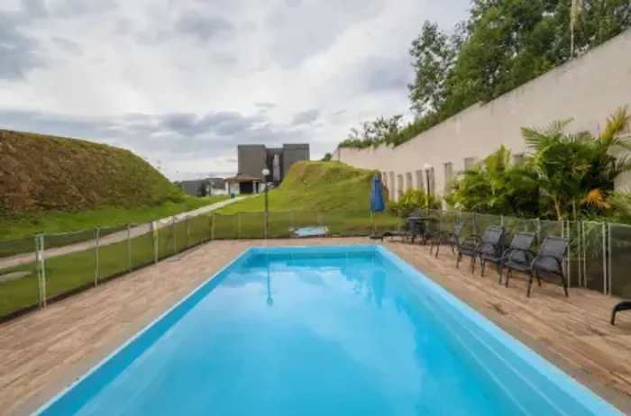 Apartamento em Almirante Tamandaré com 2 quartos