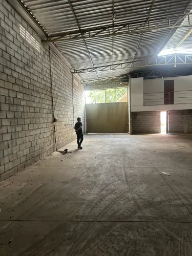 Galpão industrial 360 mts com escritório e poço artesiano
