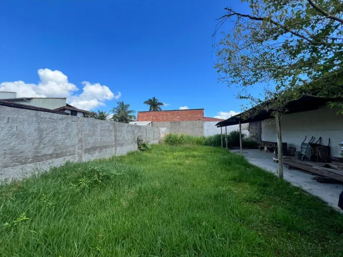 Terreno à Venda no bairro Perequê Mirim em Caraguatatuba