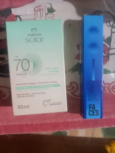 Protetor solar facial e máscara de cílios à prova d'água. Os dois por 70,00