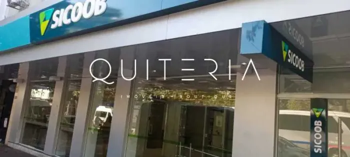 Ampla loja de rua