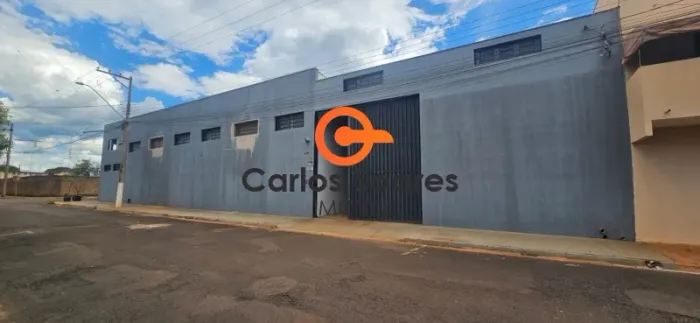 Vende barracao centro em guará