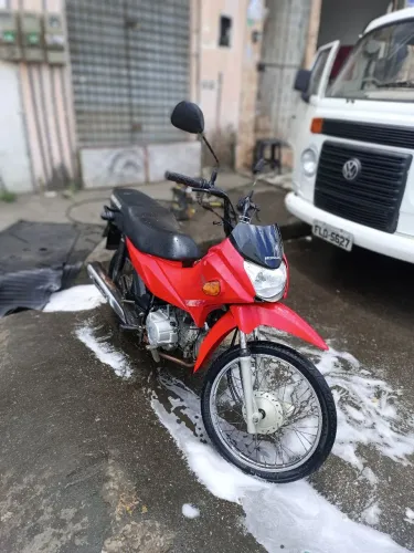 Vendo essa pop 110. Ano 2022/2022 emplacada com baixa quilometragem, só pegar e rodar