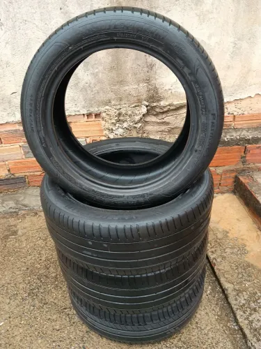Vendo 4 pneus Michelin 215/50R17 $500