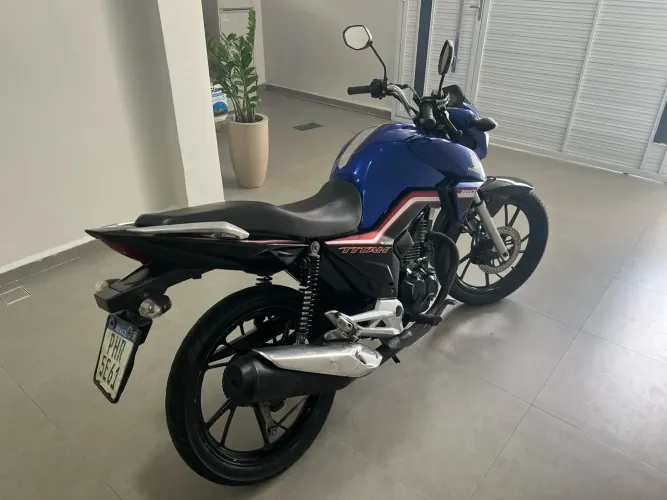 Titan 160