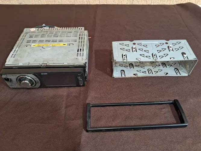 Som automotivo H-BUSTER