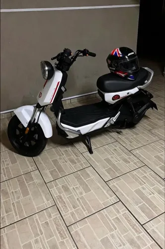 VENDO MOTO ELETRICA