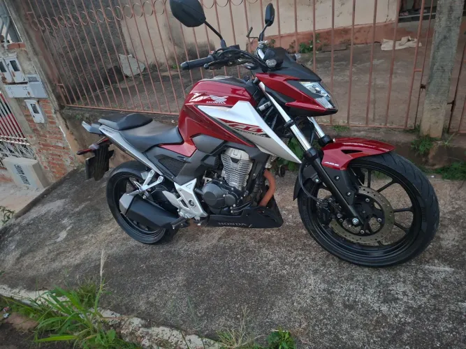 CB 300 F ABS 2025/2026.