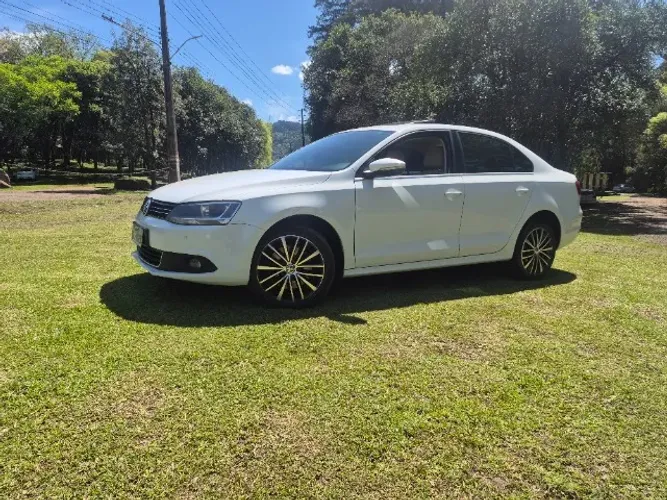 Volkswagen Jetta Highline 2.0 TSI 16V 4P Tiptronic 2014