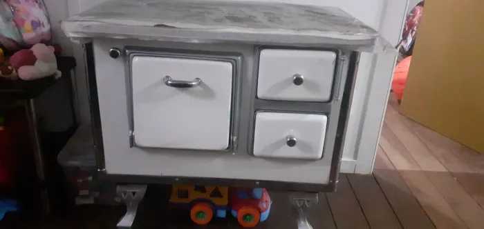 Vendo fogão alenha 400,00