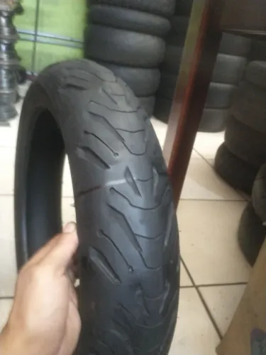Pneus Dianteiro 120/70/17 semi novo Michellin