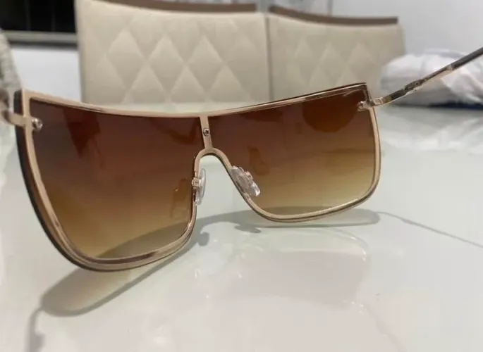ÓCULOS FEMININO MARROM DEGRADÊ COM PROTEÇÃO / UV400