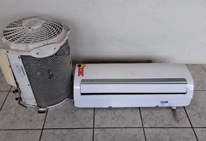 Ar condicionado - Condensadora Springer de 9000 BTU'S e Evaporadora Springer de 12000 BTUS