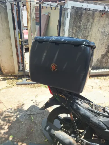 Bau 145 litros+ suporte tvs