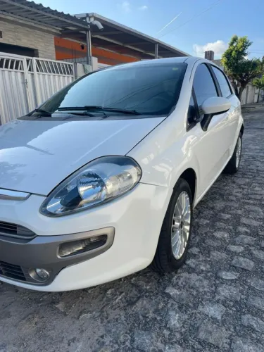 Fiat Punto Essence 1.6 Flex 16V 5P 2014