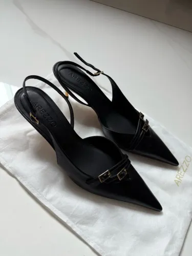 sapato sling back Arezzo