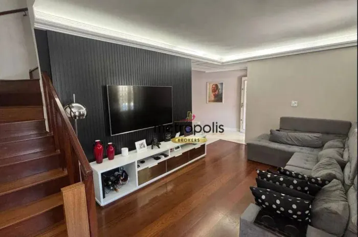 Sobrado com 3 dormitórios à venda, 208 m² por R$ 930.000,00 - Valparaíso - Santo André/SP