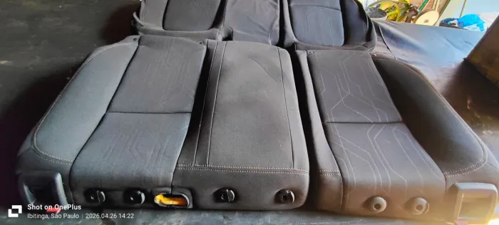 Revestimento original banco traseiro Chevrolet Tracker 2016 ( tecido e espuma)