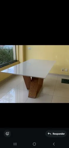 Mesa a venda