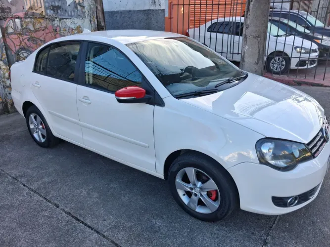 Volkswagen Polo Sed. Comfort. 1.6 MI Tot. Flex 8V 2014