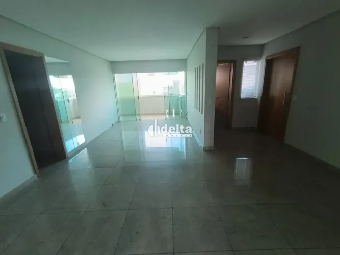 Apartamento com 4 quartos sendo 2 suítes disponível para locação no bairro Saraiva em Uber