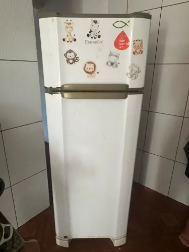 Vendo Geladeira Esmaltec