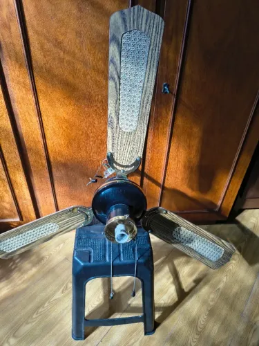 Ventilador de teto retrô