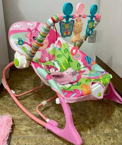 Vende-se Cadeirinha de Balanco/Massageadora