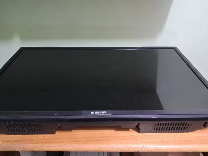 TV Toshiba 32' Mod. 32771LED SMART - R$ 450,00 - Casa Amarela