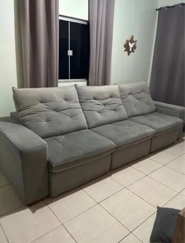 Sofá retrátil e reclinável 