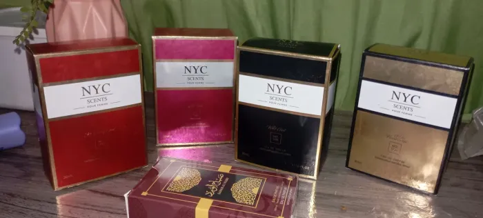 máquina de costura Elgin+ combo de perfumes