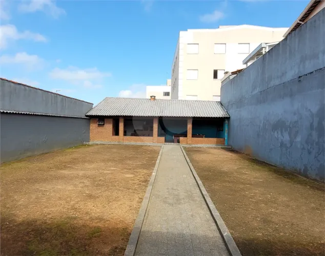 Casa à venda ou para alugar com 3 quartos, sendo 1 suíte, em Vila Nova Aparecida, Mogi das