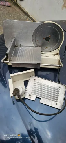 Máquina de cortar frios