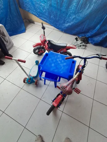 Bicicleta, Moto elétrica, Patinete e mesa infantil