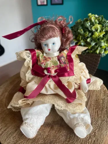 Boneca Antiga Porcelana