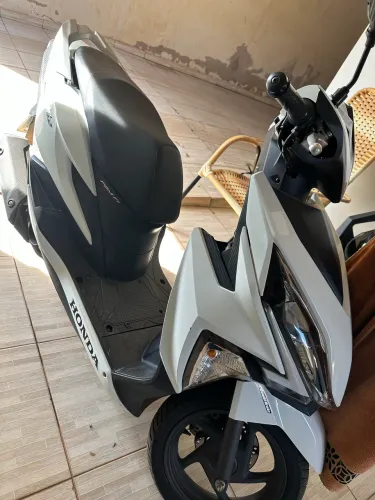 Vendo moto Honda Elite 125