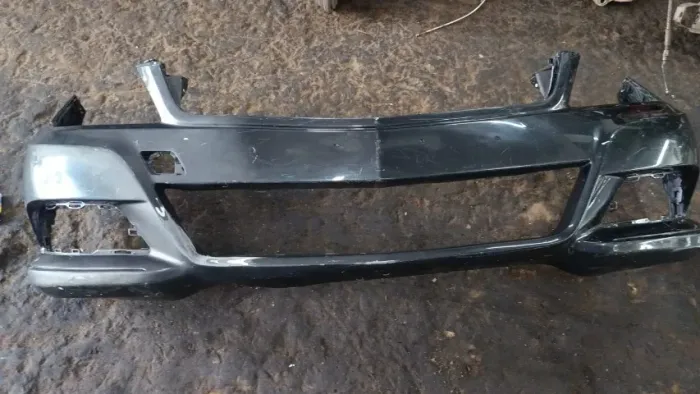 Para choque dianteiro Mercedes C180 2010 a 2014 original com uma pequena reforma
