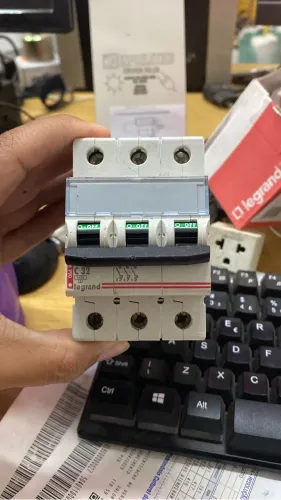 Disjuntor tri polar 32A para quadro elétrico