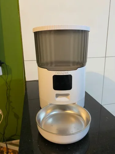 Comedouro Automático NewPet com Gravação de Voz para Cães e Gatos 4L