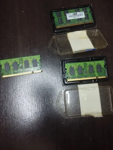 3 memórias RAM de notebook 6GB