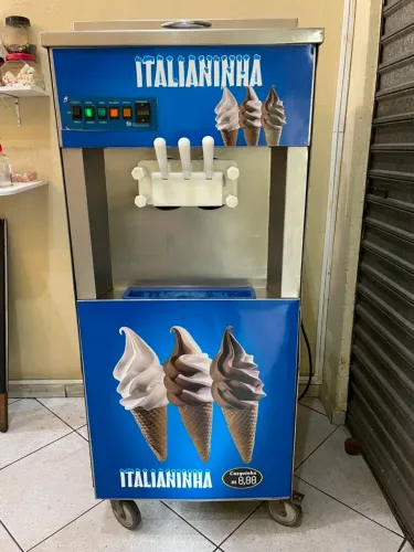 Italianinha ( máquina para sorvete expresso )