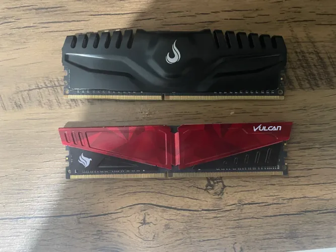 Kit Memória RAM 16GB (2x8GB) DDR4