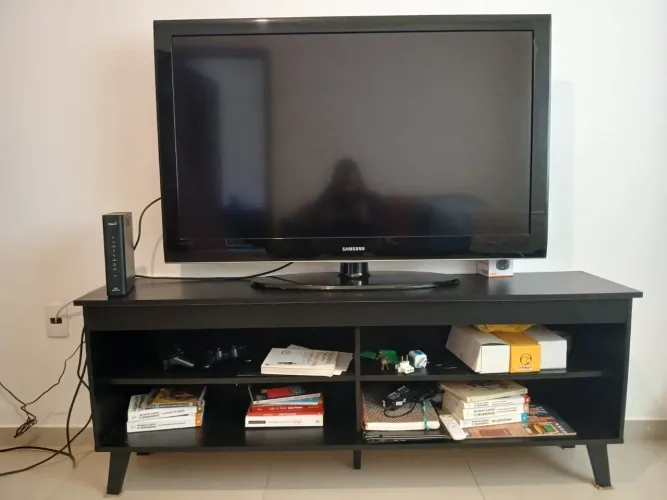 Rack tv sala de estar preto