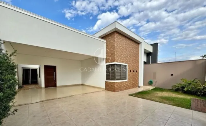 CASA COM 3 QUARTOS SENDO 1 SUITE À VENDA POR R$ 1.250.000,00 NO JD BELO HORIZONTE EM SINOP