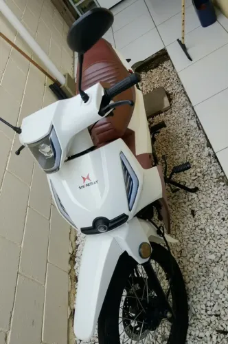 Vendo moto Shineray 50cc carburada tem algumas avarias 9.132 km