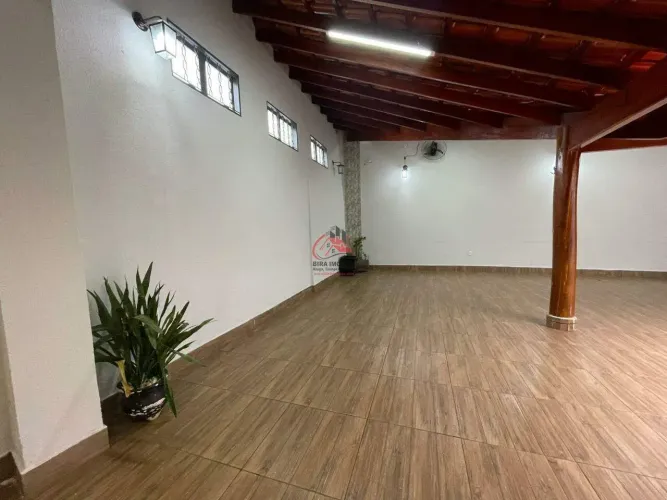 Ponto Comercial de Esquina com Churrasqueira - Bairro Bom Retiro