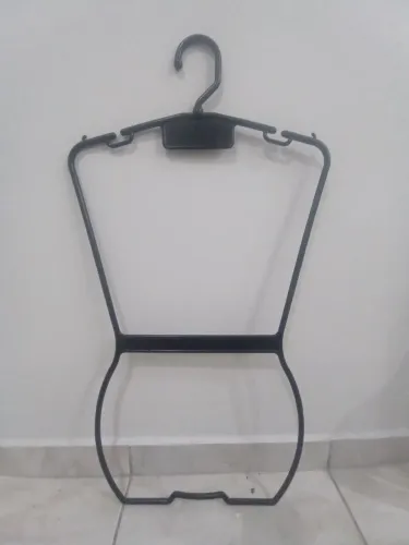 Cabides para biquínis