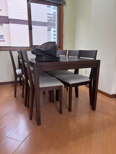 Mesa de Jantar com 6 cadeiras